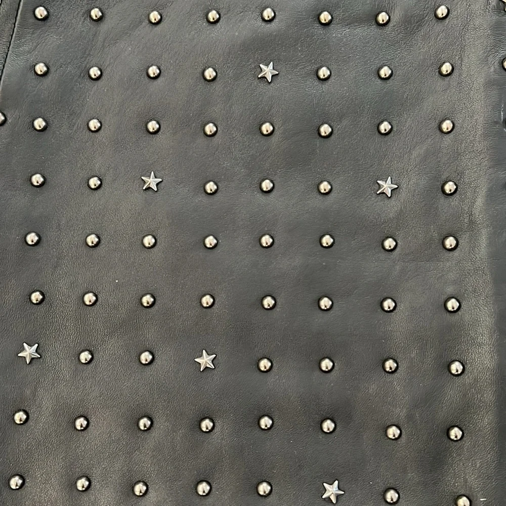 IDYLLWIND WOMEN'S GALLAWAY STUDDED LEATHER MINI SKIRT - Picture 2 of 9